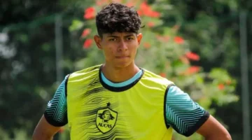 صفقة مثيرة.. بايرن ميونيخ يسجل الإكوادوري أولايو في صفوفه